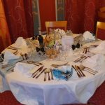 Décoration de table pour repas de groupe sur demande dans un hôtel indépendant à Cannes
